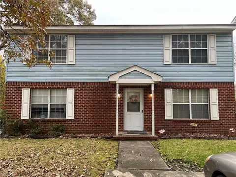 1700 Hawthorne Dr, Chesapeake, VA 23325