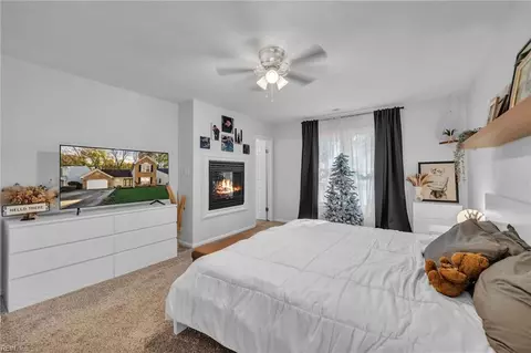 Bedroom - 1121 Eagle Way, Virginia Beach, VA 23456 photo 2 of 15