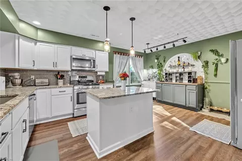 Kitchen - 1121 Eagle Way, Virginia Beach, VA 23456 photo 2 of 3