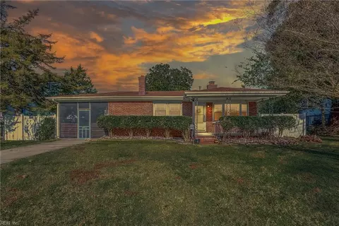 3722 Nottaway St, Norfolk, VA 23513
