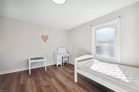 Bedroom - 208 Middle St, Smithfield, VA 23430 photo 1 of 3