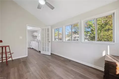 Entry Way - 208 Middle St, Smithfield, VA 23430 photo 5 of 5