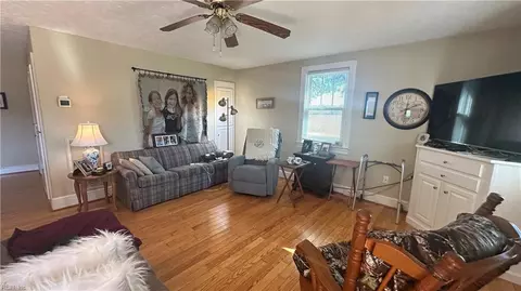 36255 Unity Rd, Zuni, VA 23898 photo 3