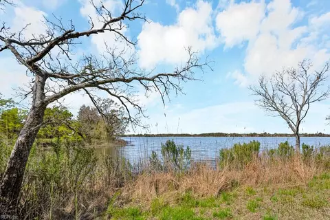 15 King Kove Ln, Hampton, VA 23669