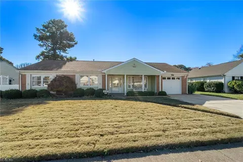 633 Whitechapel Dr, Virginia Beach, VA 23455