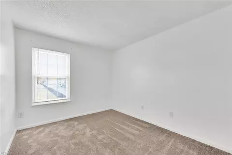 524 Hollomon Dr, Hampton, VA 23666 photo 33