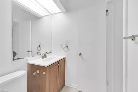 524 Hollomon Dr, Hampton, VA 23666 photo 30