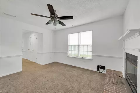 524 Hollomon Dr, Hampton, VA 23666 photo 11