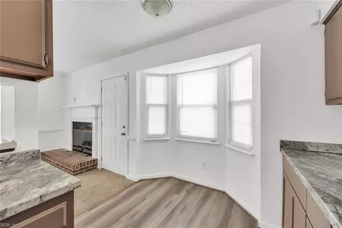 524 Hollomon Dr, Hampton, VA 23666 photo 8