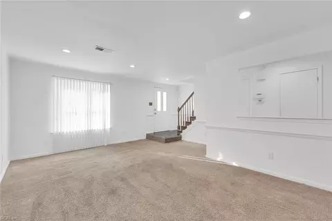 524 Hollomon Dr, Hampton, VA 23666 photo 5
