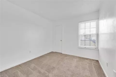 524 Hollomon Dr, Hampton, VA 23666 photo 31