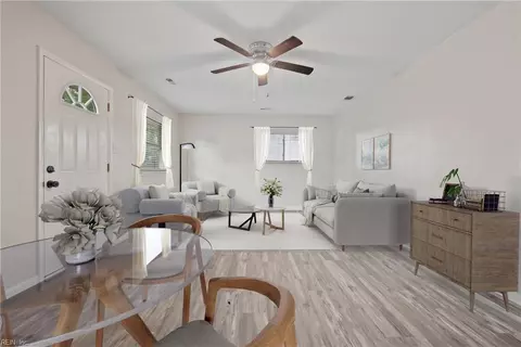 436 Pelican Ln, Virginia Beach, VA 23452
