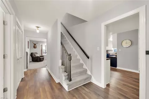 Entry Way - 5 Templewood Dr, Hampton, VA 23666 photo 1 of 5