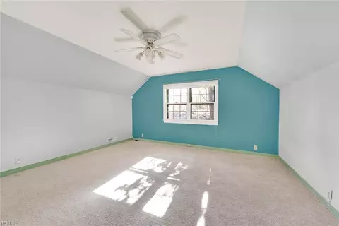 Bedroom - 5 Templewood Dr, Hampton, VA 23666 photo 3 of 4