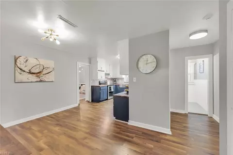 Entry Way - 5 Templewood Dr, Hampton, VA 23666 photo 2 of 5