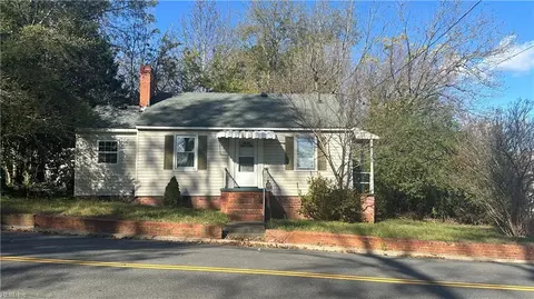 212 Jackson St, Franklin, VA 23851