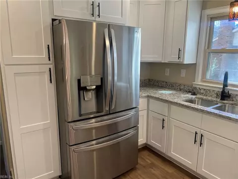 Kitchen - 421 Leepoint Rd, Norfolk, VA 23502 photo 3 of 4