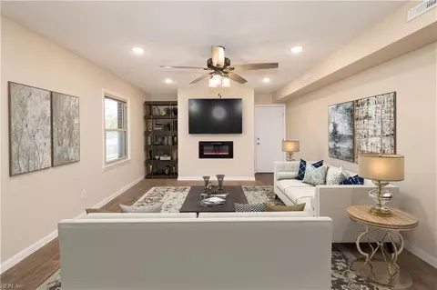 Living - 421 Leepoint Rd, Norfolk, VA 23502 photo 9 of 11