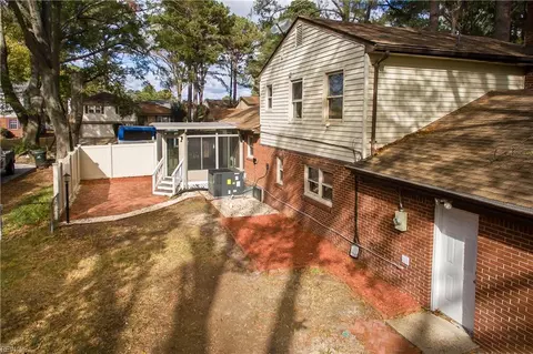 Exterior - 421 Leepoint Rd, Norfolk, VA 23502 photo 7 of 11