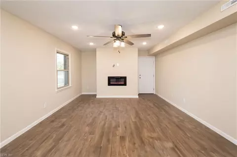 Living - 421 Leepoint Rd, Norfolk, VA 23502 photo 10 of 11