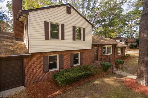 Exterior - 421 Leepoint Rd, Norfolk, VA 23502 photo 3 of 11