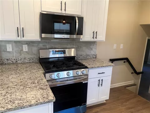 Kitchen - 421 Leepoint Rd, Norfolk, VA 23502 photo 2 of 4