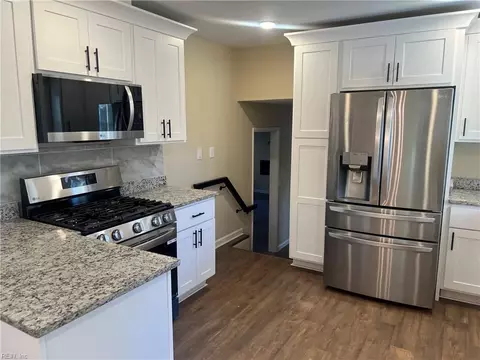 421 Leepoint Rd, Norfolk, VA 23502