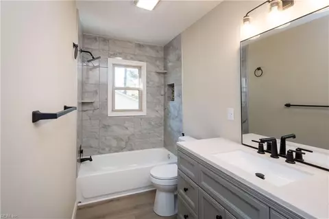 Bath - 421 Leepoint Rd, Norfolk, VA 23502 photo 7 of 7
