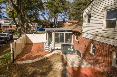 Exterior - 421 Leepoint Rd, Norfolk, VA 23502 photo 8 of 11