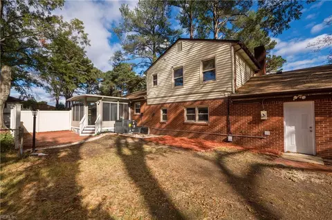 Exterior - 421 Leepoint Rd, Norfolk, VA 23502 photo 9 of 11