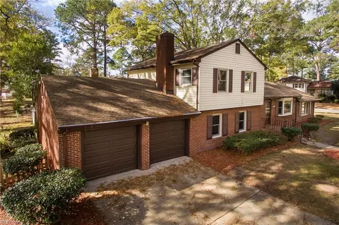Exterior - 421 Leepoint Rd, Norfolk, VA 23502 photo 1 of 11
