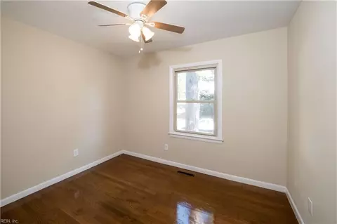 Bedroom - 421 Leepoint Rd, Norfolk, VA 23502 photo 4 of 4