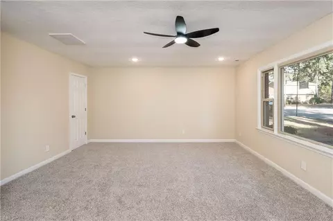 Living - 421 Leepoint Rd, Norfolk, VA 23502 photo 7 of 11