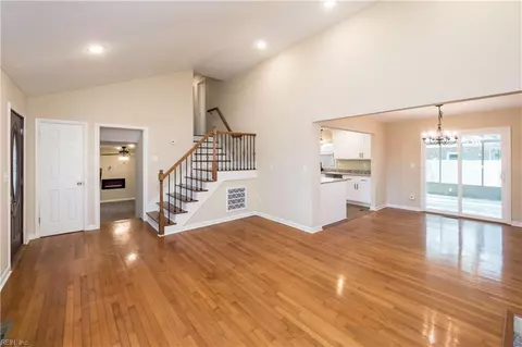 Living - 421 Leepoint Rd, Norfolk, VA 23502 photo 2 of 11