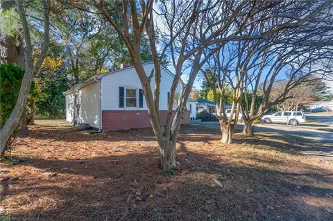 8125 Simons Dr, Norfolk, VA 23505 photo 3