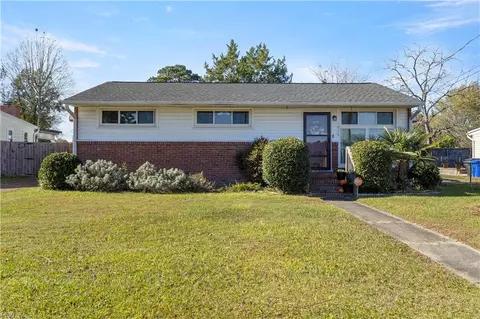 1046 Stanley Rd, Portsmouth, VA 23701