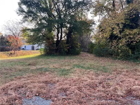 58 Lacrosse St, Hampton, VA 23663 photo 3