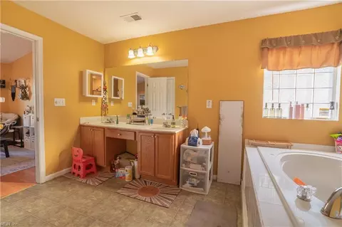 Entry Way - 3614 Valley Point Cres, Chesapeake, VA 23321 photo 6 of 7