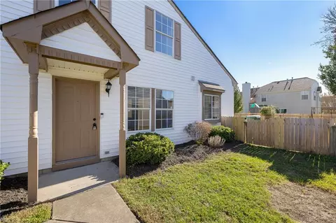 6220 Oakglen Dr, Suffolk, VA 23435