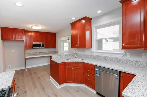 Kitchen - 171 Evans St E, Norfolk, VA 23503 photo 2 of 5