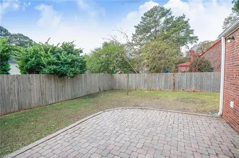 Exterior - 171 Evans St E, Norfolk, VA 23503 photo 6 of 8
