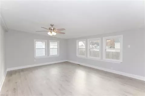 Living - 171 Evans St E, Norfolk, VA 23503 photo 7 of 8