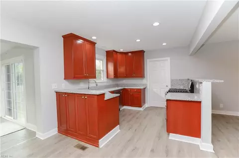 Kitchen - 171 Evans St E, Norfolk, VA 23503 photo 1 of 5