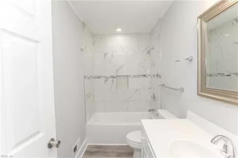 Bath - 171 Evans St E, Norfolk, VA 23503 photo 5 of 9