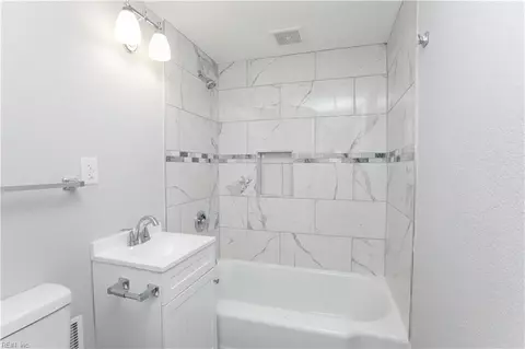 Bath - 171 Evans St E, Norfolk, VA 23503 photo 2 of 9