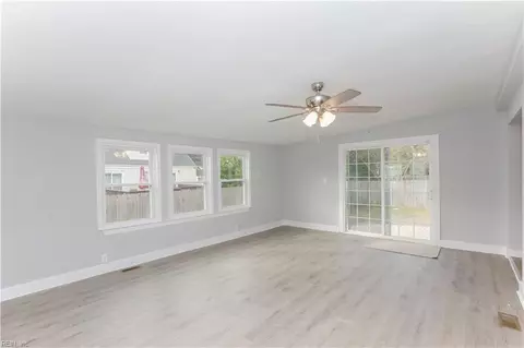 Living - 171 Evans St E, Norfolk, VA 23503 photo 8 of 8