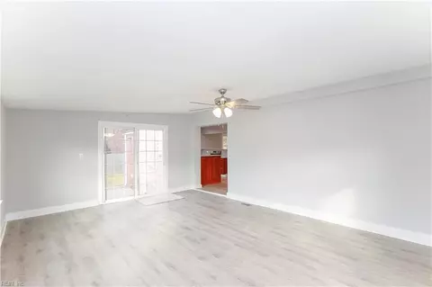 Living - 171 Evans St E, Norfolk, VA 23503 photo 6 of 8