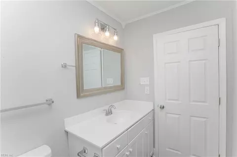 Bath - 171 Evans St E, Norfolk, VA 23503 photo 7 of 9