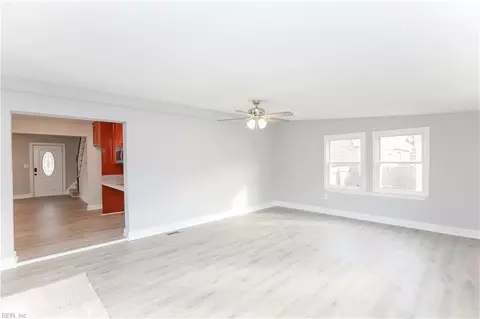 Living - 171 Evans St E, Norfolk, VA 23503 photo 5 of 8