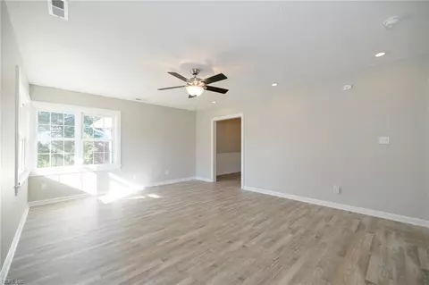 29 N Greenfield Ave, Hampton, VA 23666 photo 5